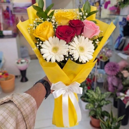 gerbera and rose flower bouquet